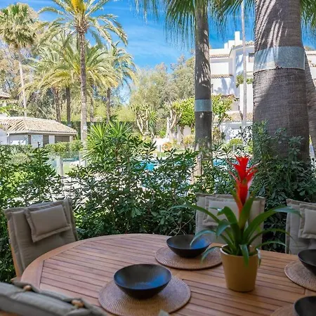 Beachfront Apartment *
